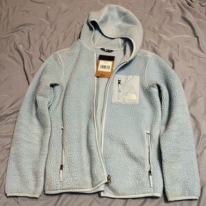 The North Face Juniors Hagues Fleece Jacket Beta Blue. Junior’s Large/ Lady XS.